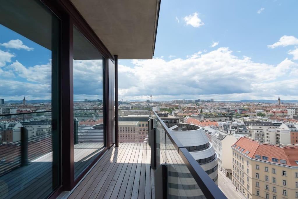 Hoch Hinaus, Neu Und Stilvoll Mit Pool Am Dach Lejlighed Wien Eksteriør billede
