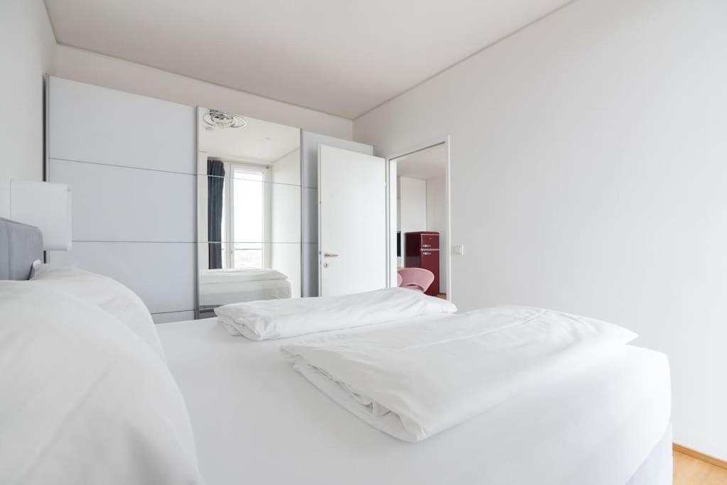 Hoch Hinaus, Neu Und Stilvoll Mit Pool Am Dach Lejlighed Wien Eksteriør billede